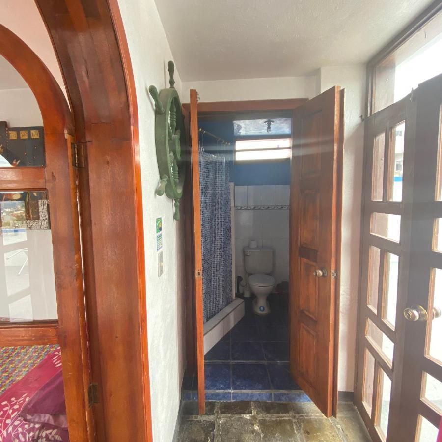 Hostal Chasqui オタバロ エクステリア 写真