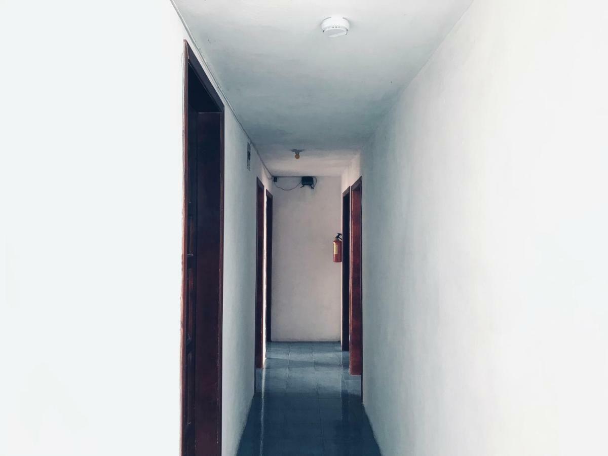 Hostal Chasqui オタバロ エクステリア 写真